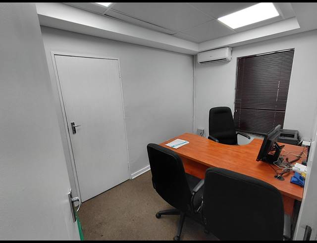 256M² OFFICE FOR SALE IN RANDJESPARK
